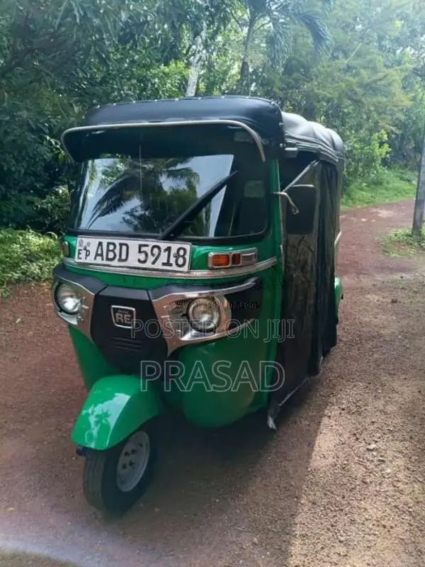 Bajaj 4 Stroke 2015 Three Wheel (Used)