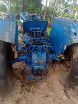 Ford 3000 1995 Tractor (Used)