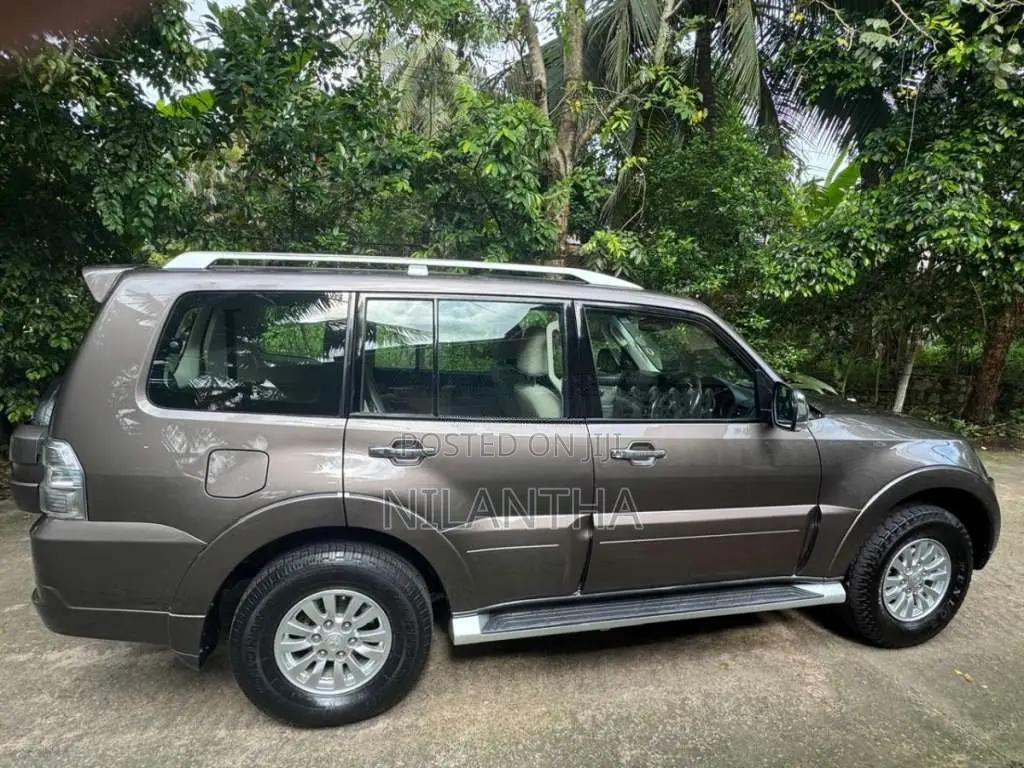 Mitsubishi Montero 2011 SUV (Used)