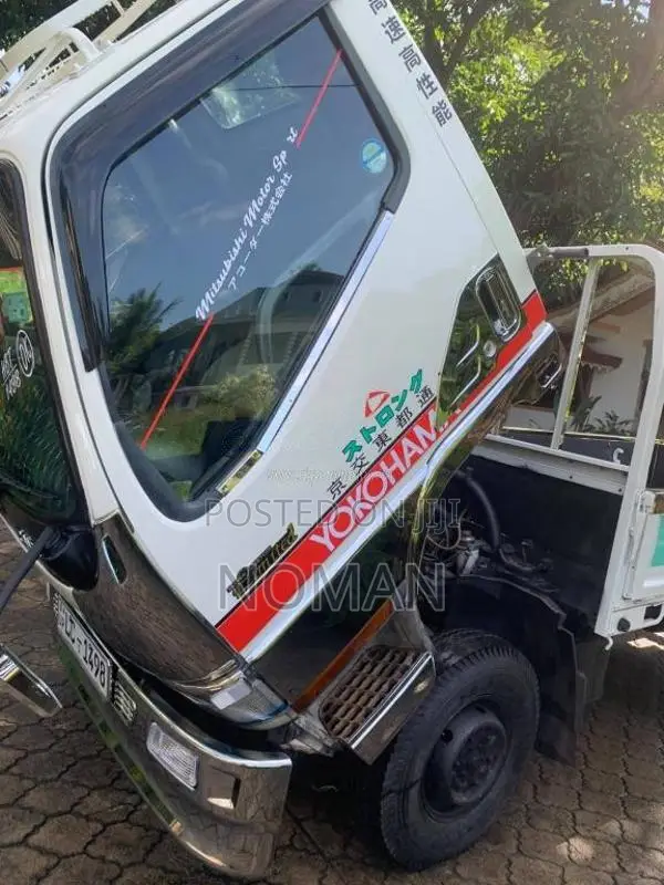 Mitsubishi Canter 2012 Lorry (Used)