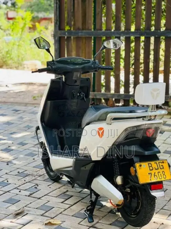 Yadea T5 2024 Motorbike (Used)