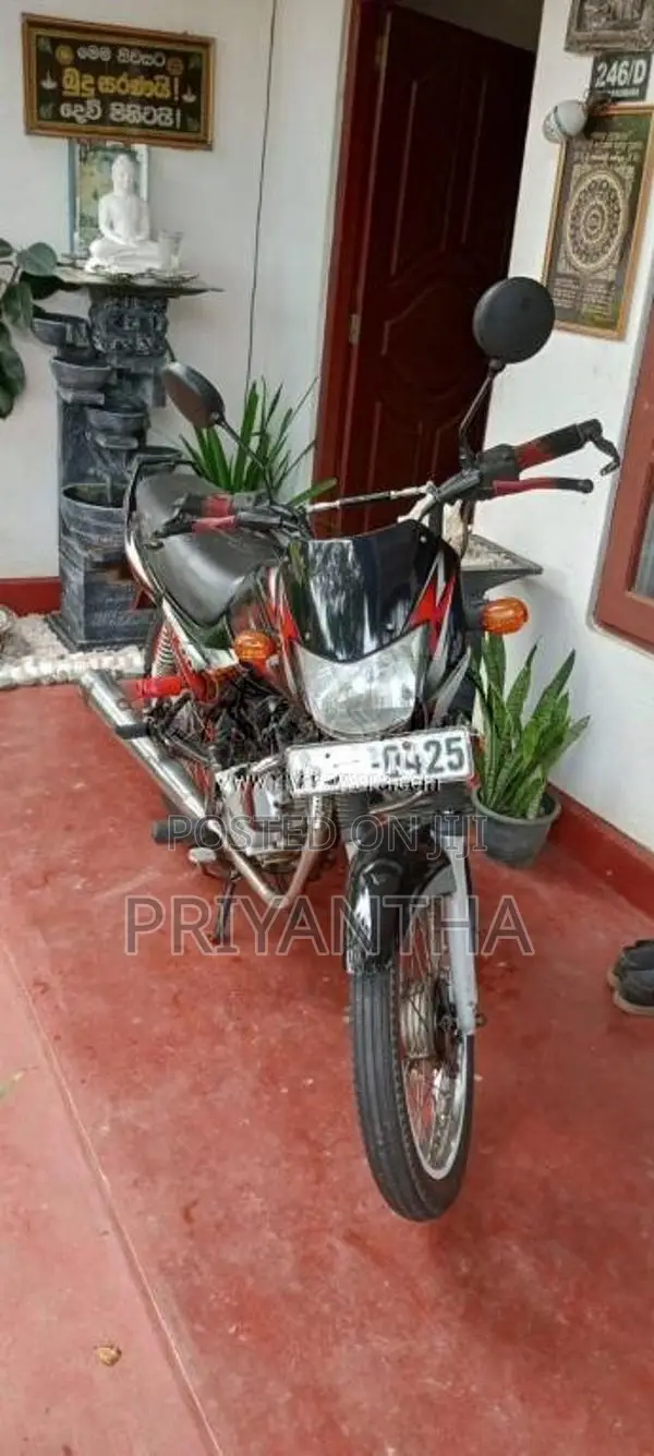 Bajaj CT-100 2004 Motorbike (Used)