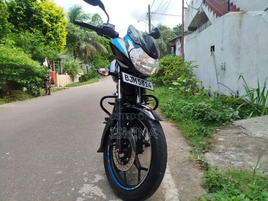 Bajaj Discover 2025 Motorbike (Used)