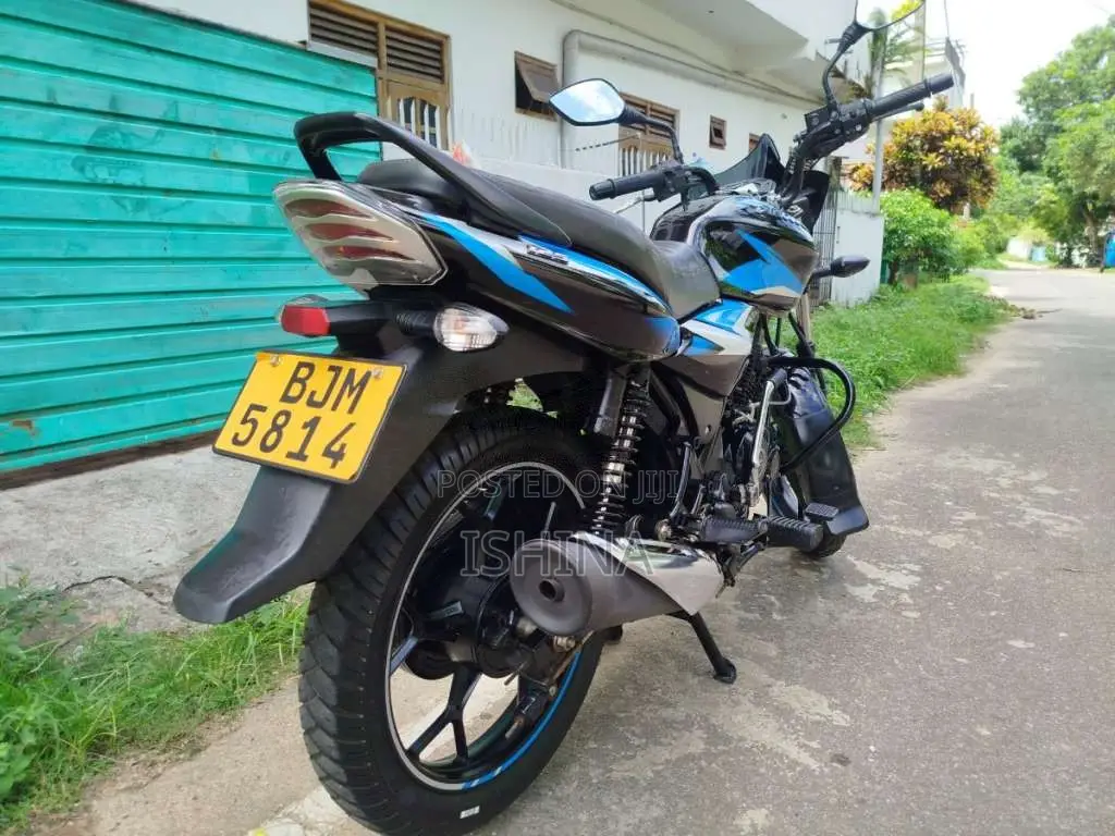 Bajaj Discover 2025 Motorbike (Used)