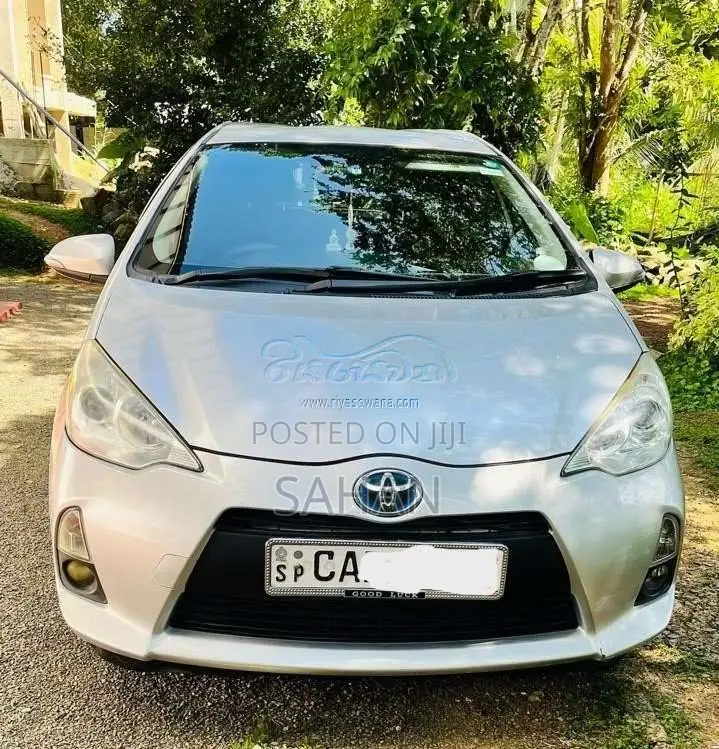 Toyota Aqua 2014 Car (Used)