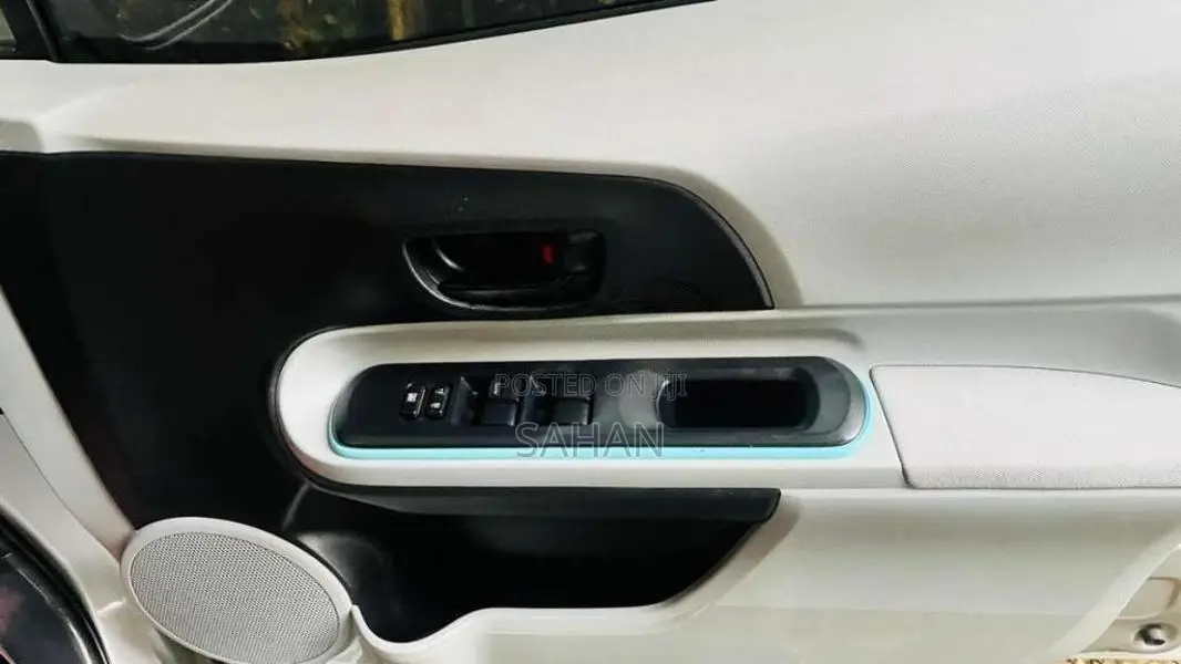 Toyota Aqua 2014 Car (Used)