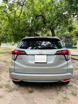 Honda Vezel 2014 SUV (Used)
