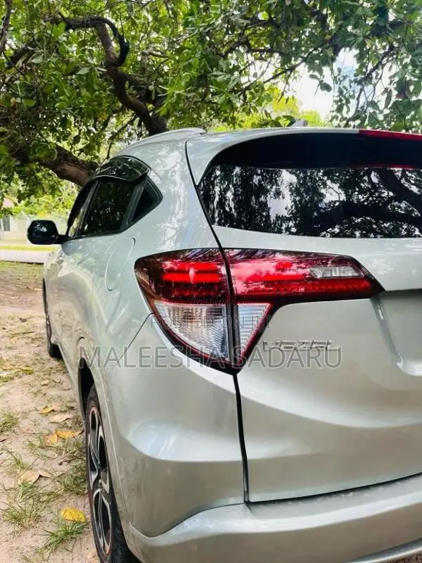 Honda Vezel 2014 SUV (Used)