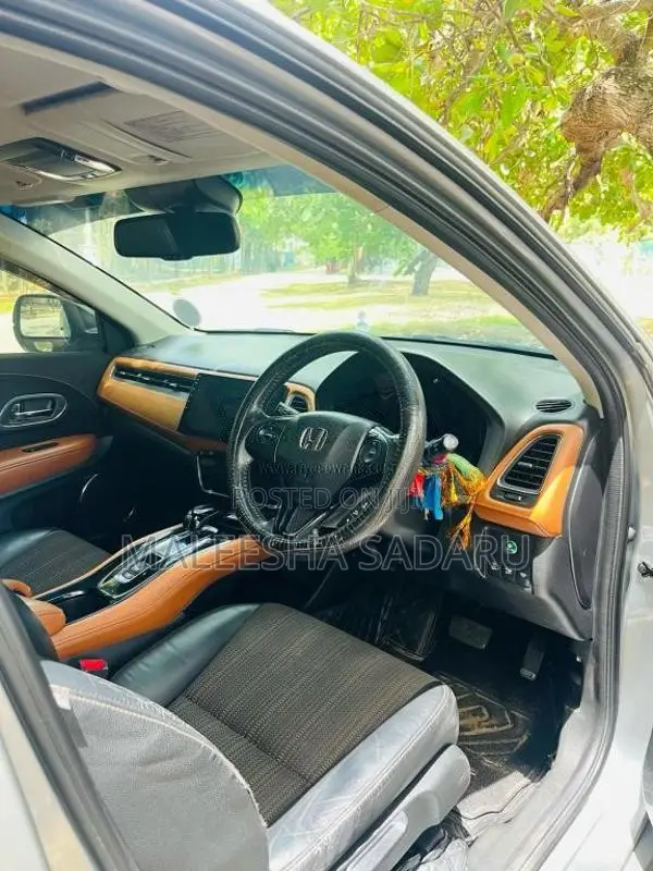 Honda Vezel 2014 SUV (Used)