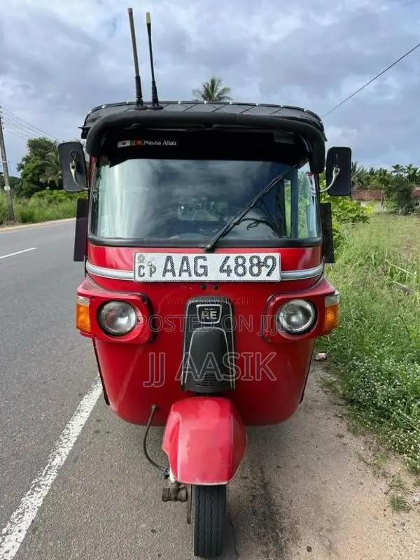 Bajaj RE 205 2013 Three Wheel (Used)