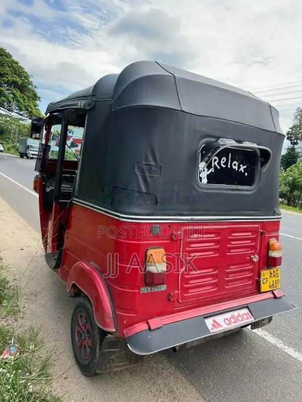 Bajaj RE 205 2013 Three Wheel (Used)