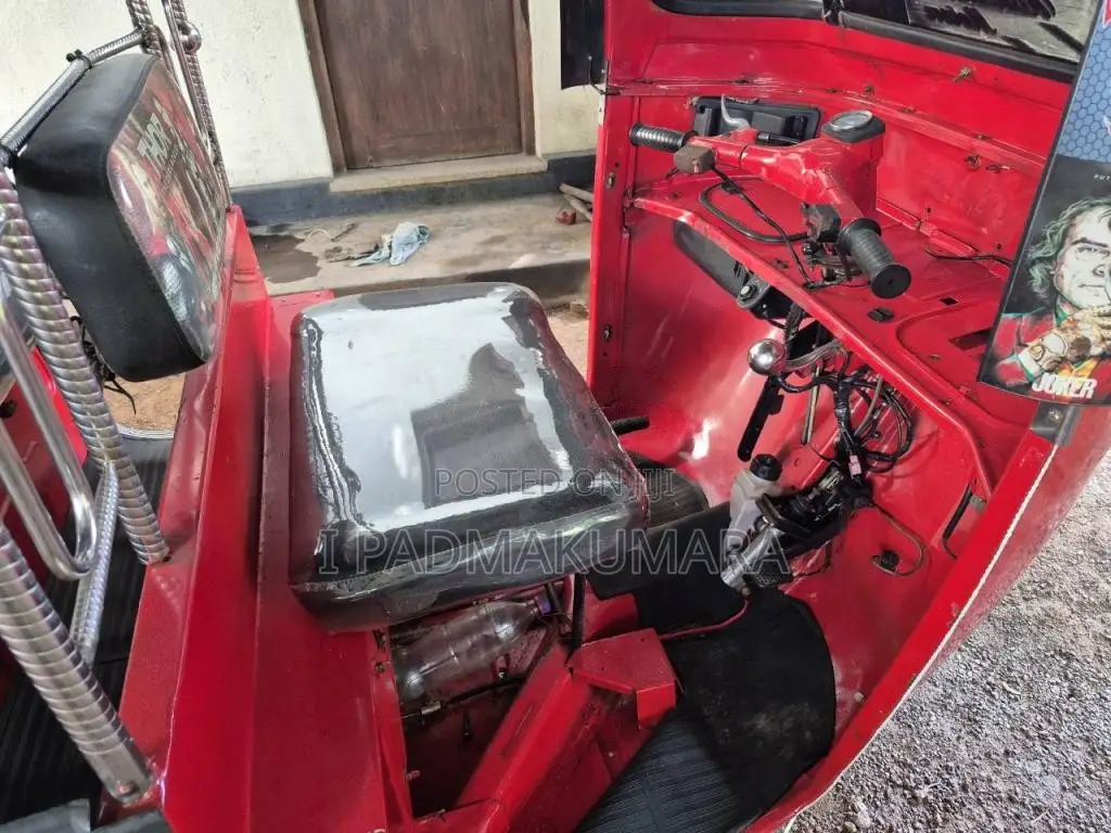 Bajaj 2 Stroke 2004 Three Wheel (Used)