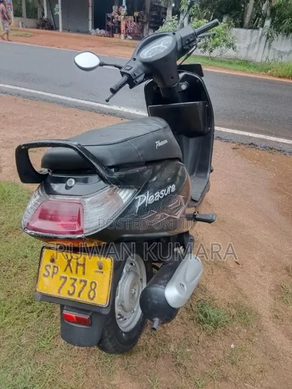 Hero Pleasure 2012 Motorbike (Used)