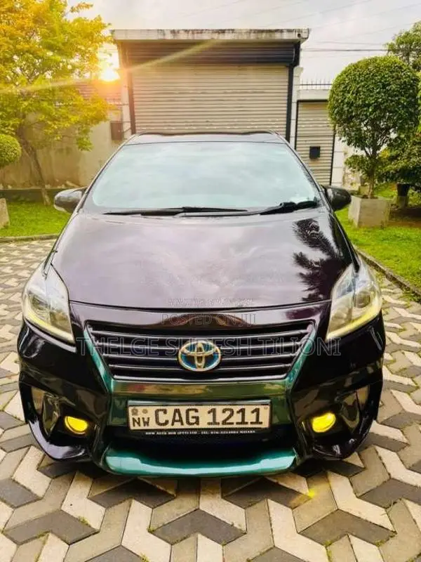 Toyota Prius S Grade Soft Leather 2015 Car (Used)