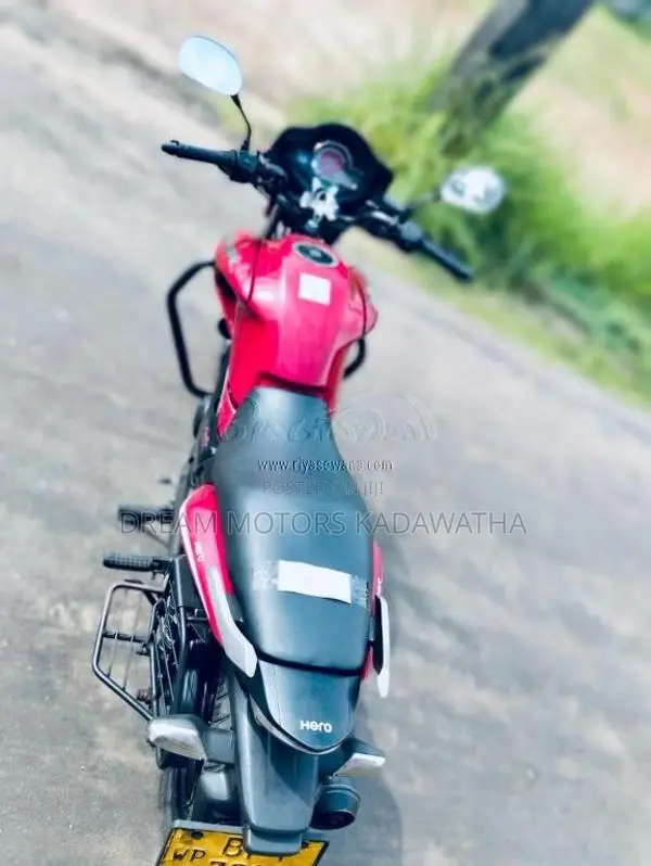 Hero Hunk Double Disk 2017 Motorbike (Used)