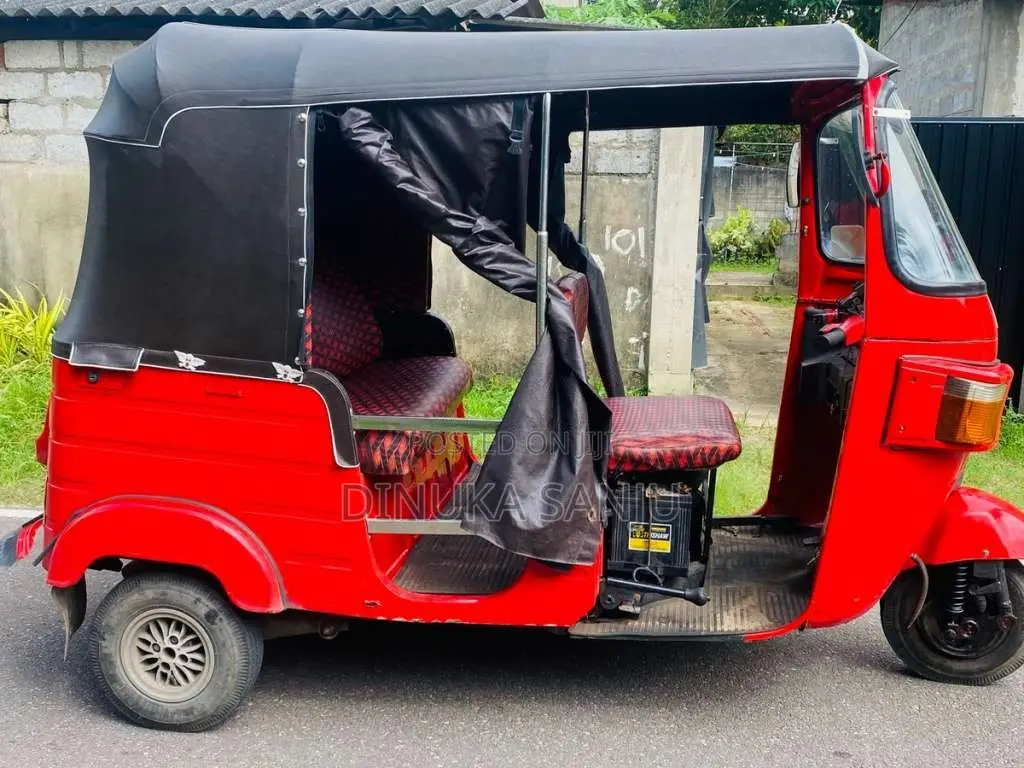Bajaj 4 Stroke 2010 Three Wheel (Used)