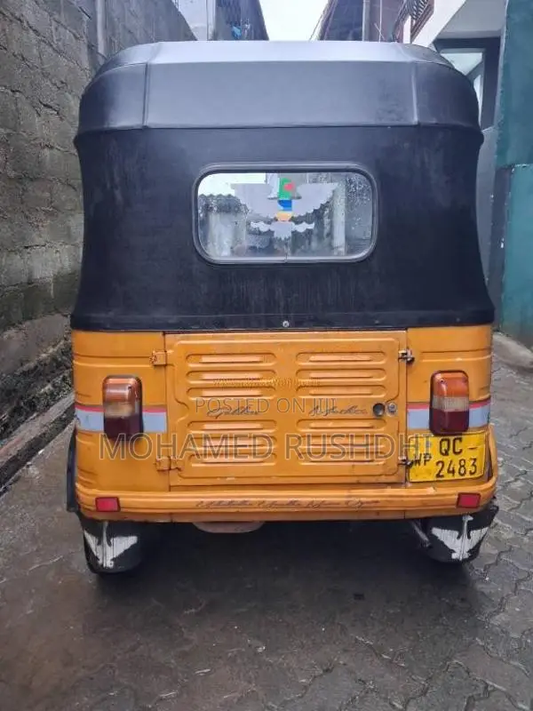 Bajaj 2 Stroke 2006 Three Wheel (Used)