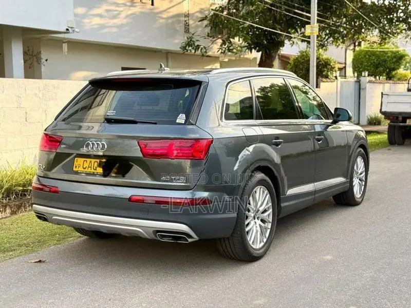 Audi Q7 Fully Loaded 2016