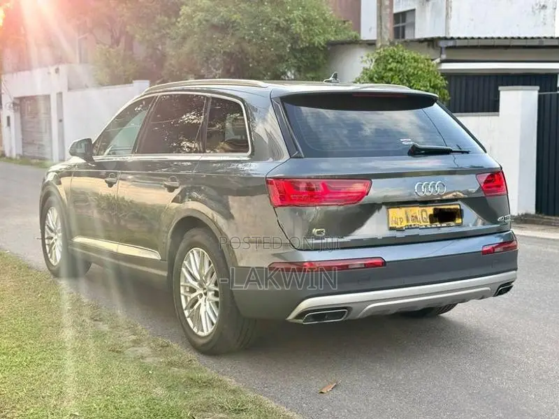 Audi Q7 Fully Loaded 2016