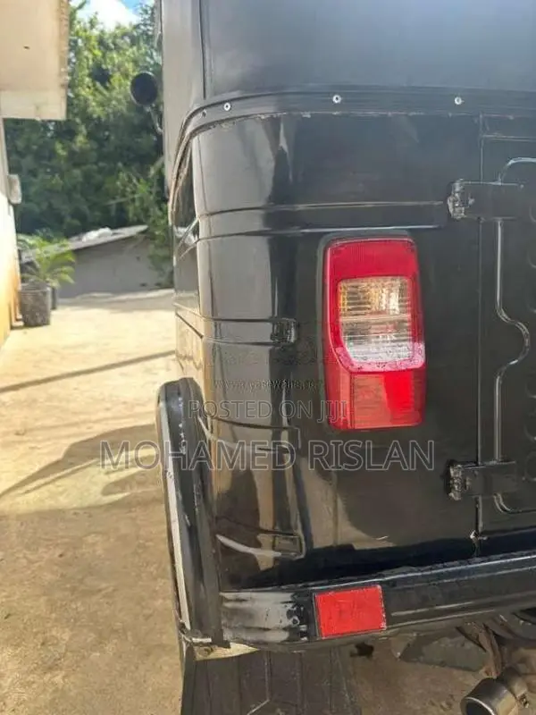 Bajaj 4 Stroke 2013 Three Wheel (Used)