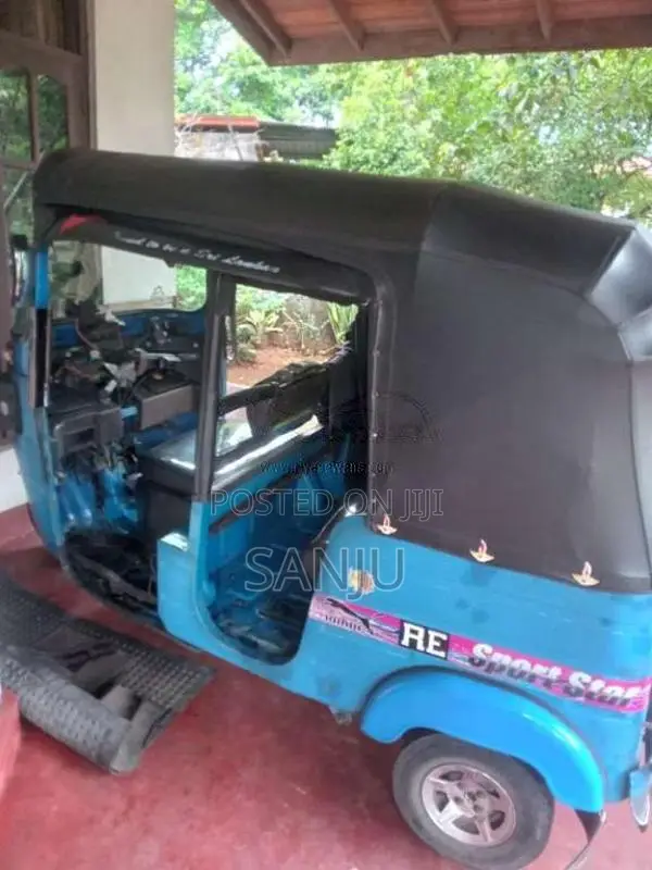 Bajaj 4 Stroke 2016 Three Wheel (Used)
