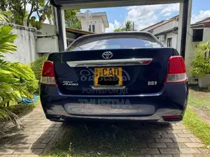 Toyota Axio 2013 Car (Used)
