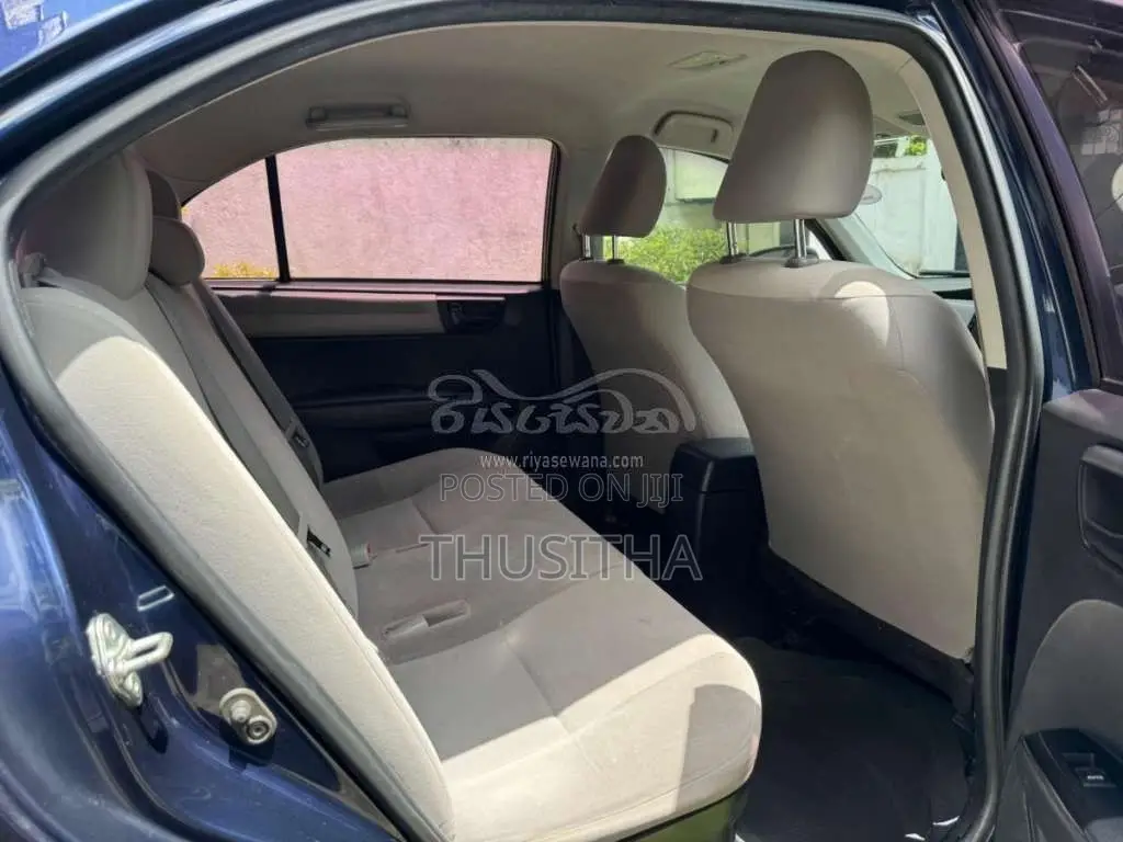 Toyota Axio 2013 Car (Used)