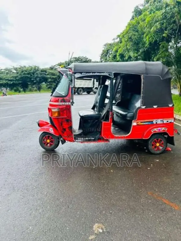 Bajaj 4 Stroke 2010 Three Wheel (Used)
