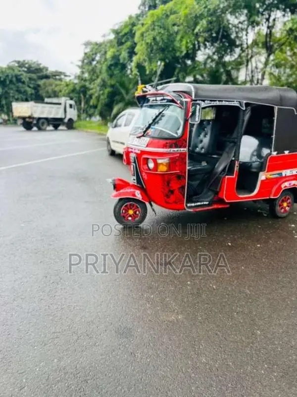 Bajaj 4 Stroke 2010 Three Wheel (Used)