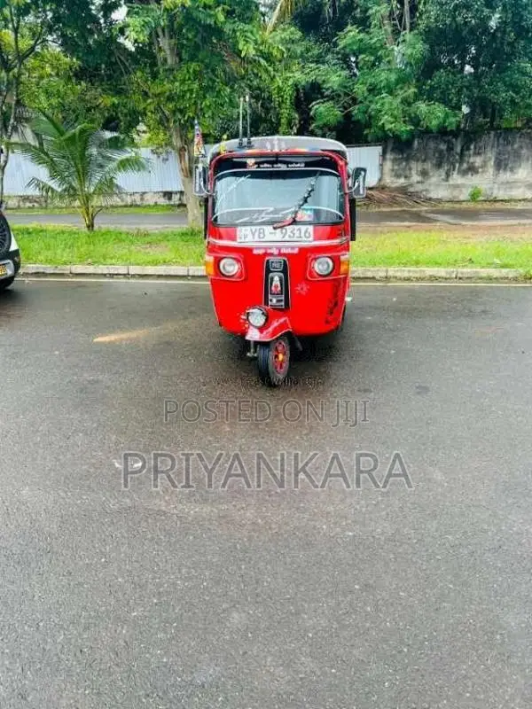 Bajaj 4 Stroke 2010 Three Wheel (Used)