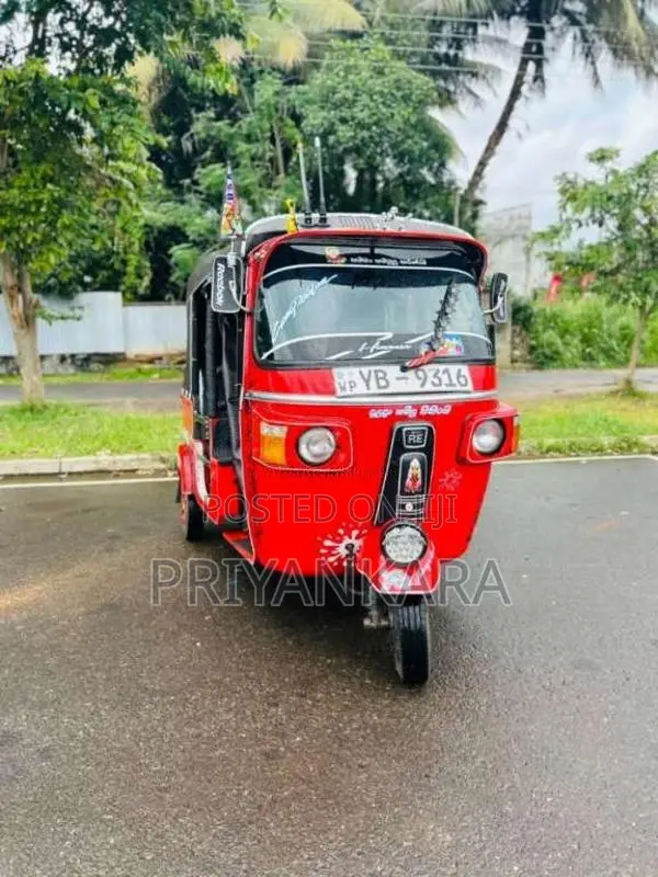 Bajaj 4 Stroke 2010 Three Wheel (Used)
