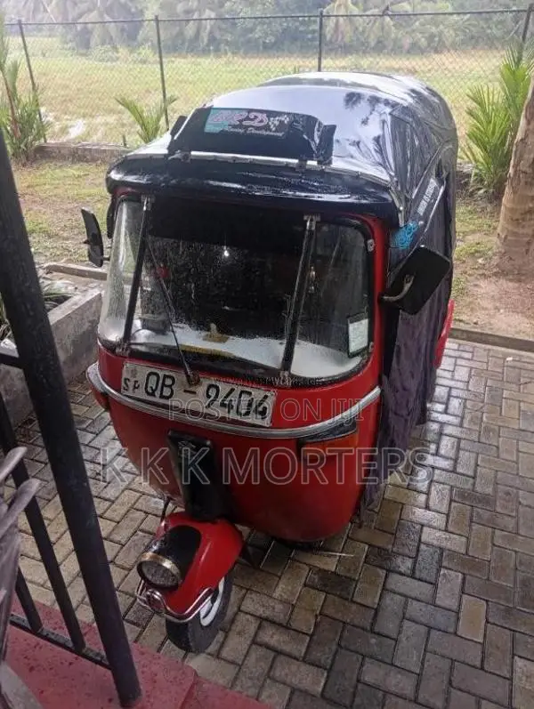 Bajaj 2 Stroke 2005 Three Wheel (Used)