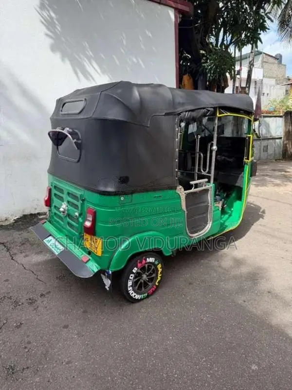 Bajaj 4 Stroke 2014 Three Wheel (Used)