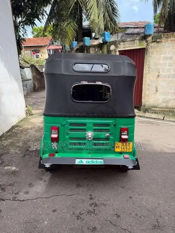 Bajaj 4 Stroke 2014 Three Wheel (Used)