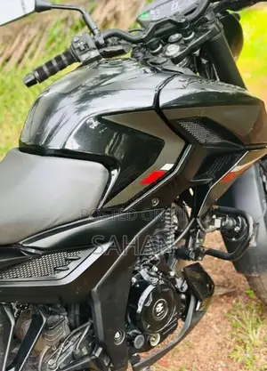 Bajaj Pulsar N160 2025 Motorbike (Used)