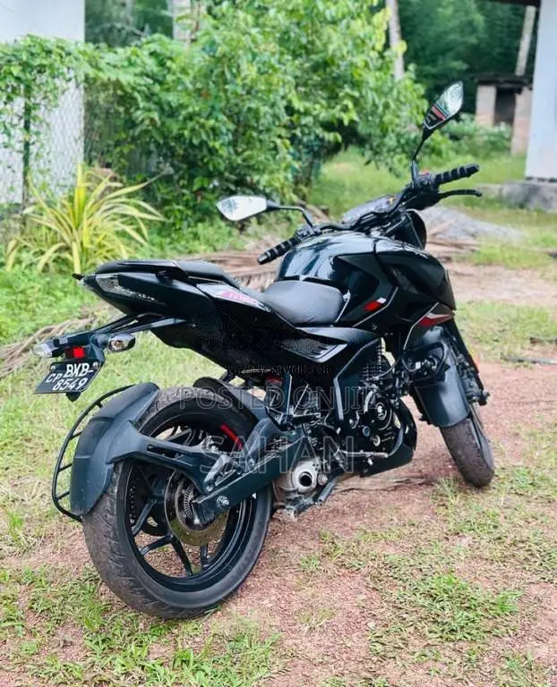 Bajaj Pulsar N160 2025 Motorbike (Used)