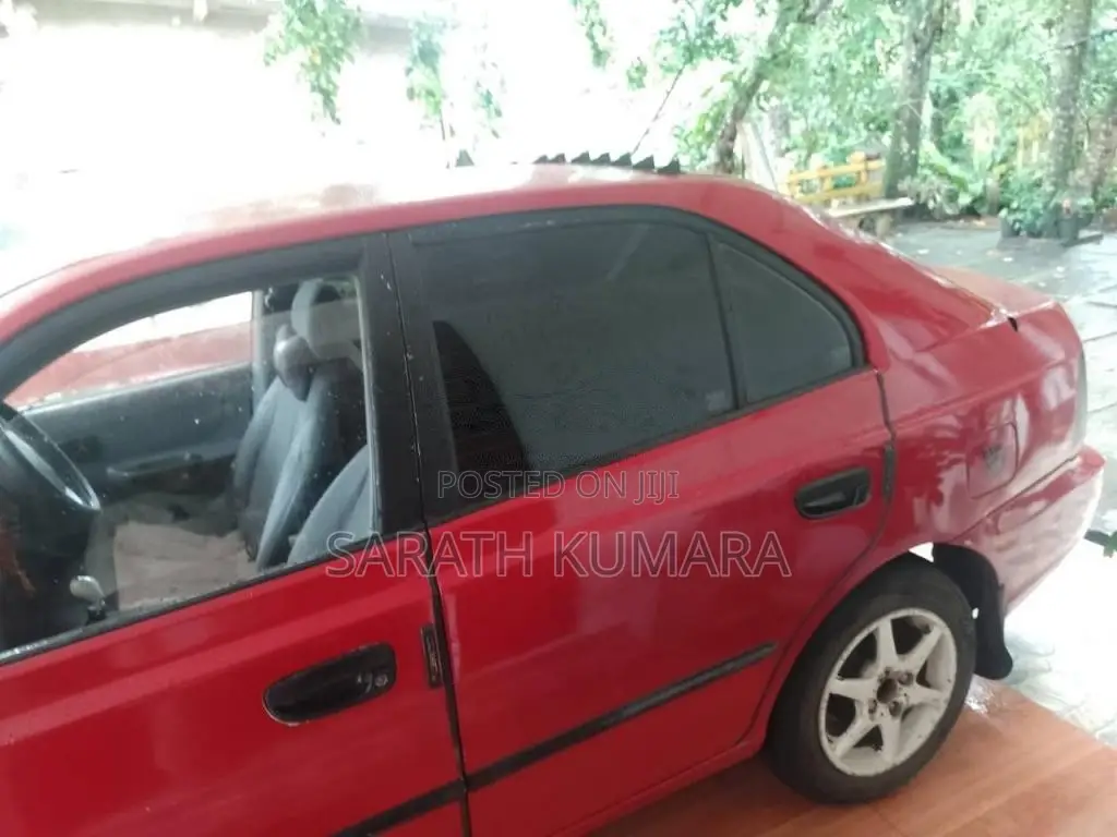 Hyundai  2000 Car (Used)