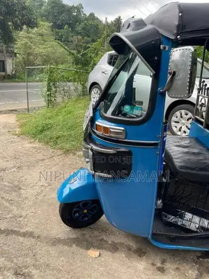 Bajaj 4 stroke 2014 Three Wheel (Used)