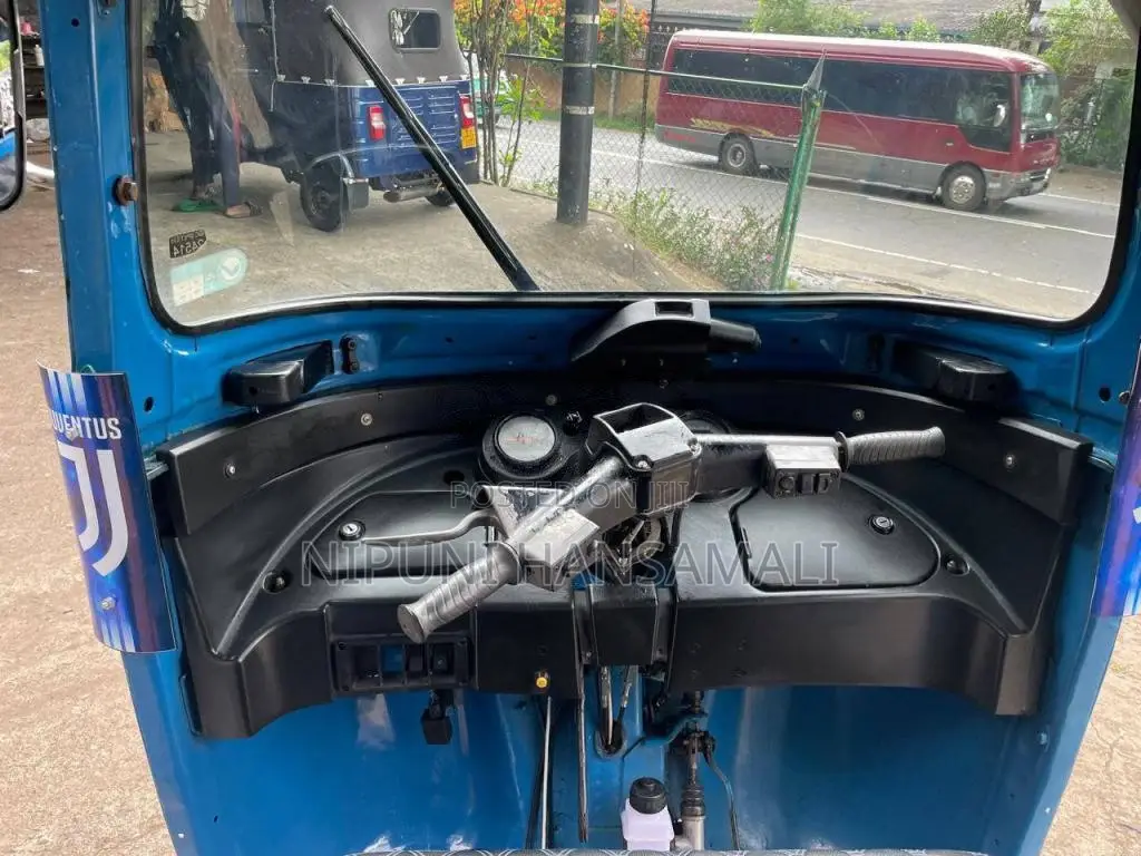 Bajaj 4 stroke 2014 Three Wheel (Used)