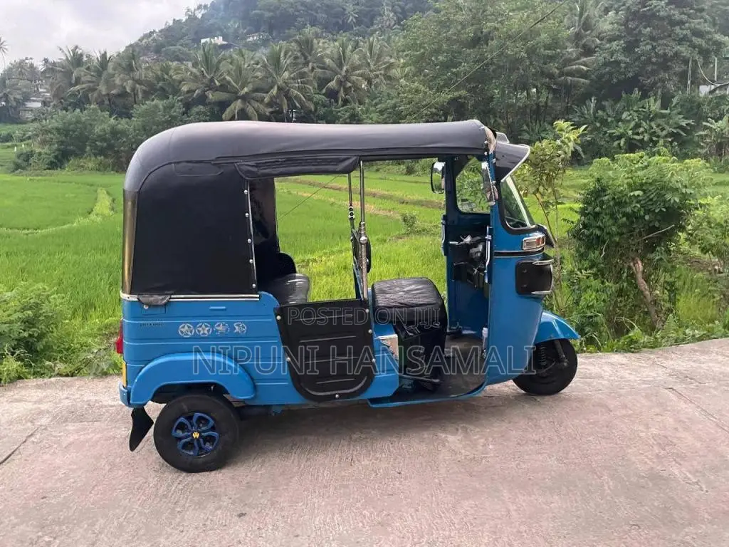 Bajaj 4 stroke 2014 Three Wheel (Used)