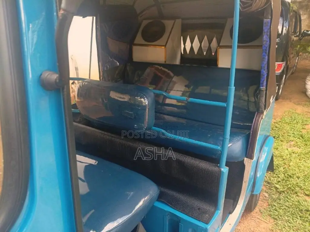 Bajaj 2 Stroke 2005 Three Wheel (Used)