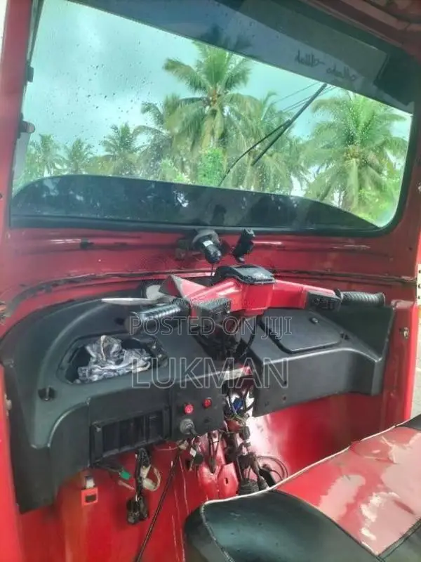 Bajaj 4 Stroke 2007 Three Wheel (Used)