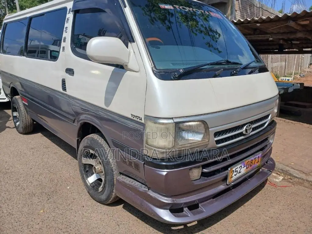 Toyota Dolphin LH113 1994 Van (Used)