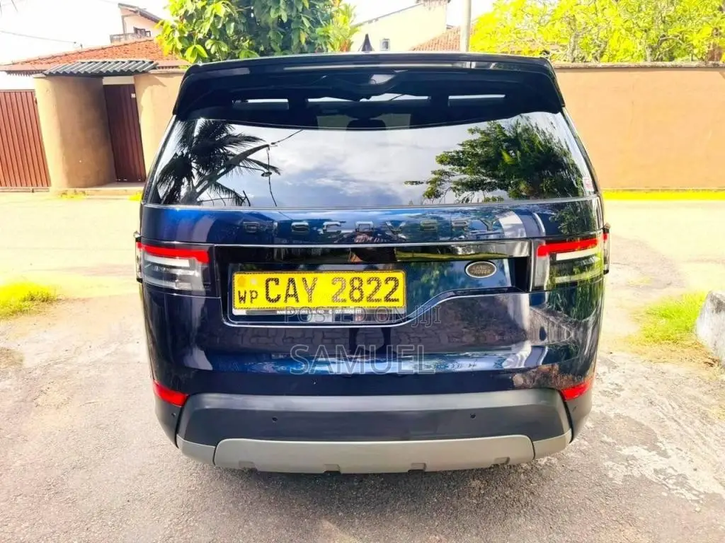 Land-Rover Discovery 5 2017 SUV (Used)