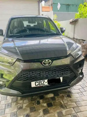 Toyota Raize 2025 SUV (Used)