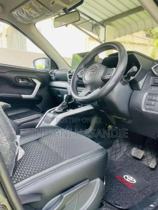 Toyota Raize 2025 SUV (Used)