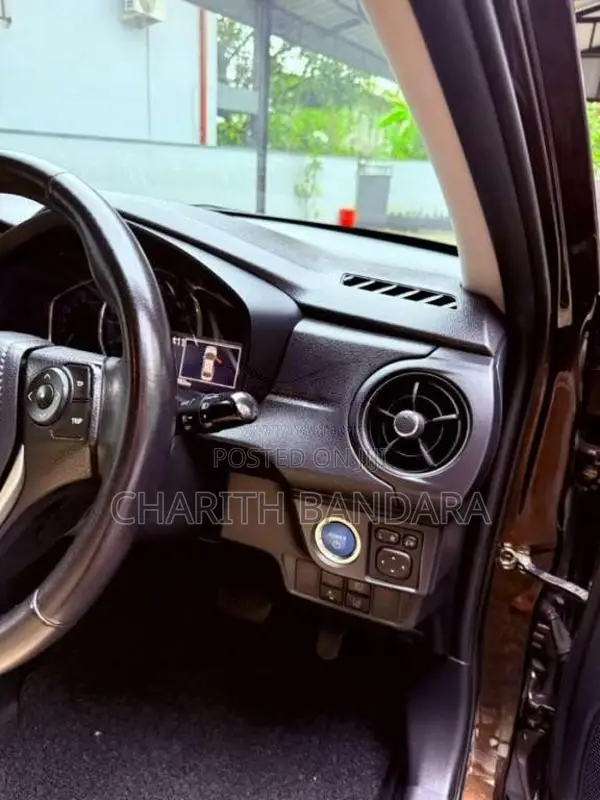 Toyota Axio G Grade 2016 Car (Used)