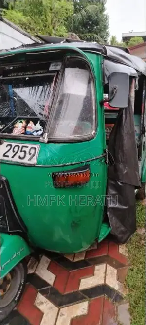 Bajaj 4 stroke 2009 Three Wheel (Used)