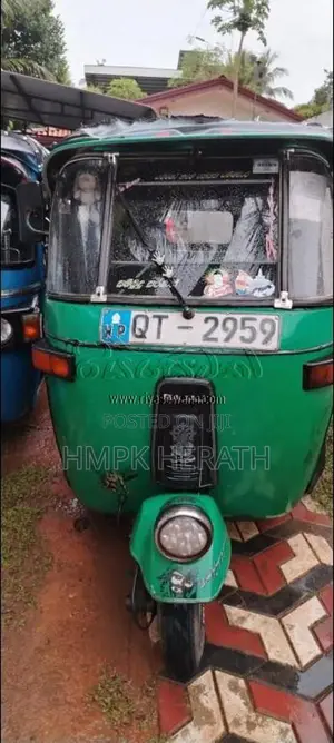 Bajaj 4 stroke 2009 Three Wheel (Used)