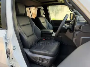 Toyota Land Cruiser LC250 VX 2025 SUV (Used)